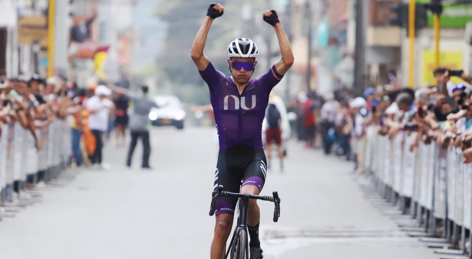 Rodrigo Contreras corredor del equipo Nu Colombia, es el vigente campeón de la Vuelta al Tolima.